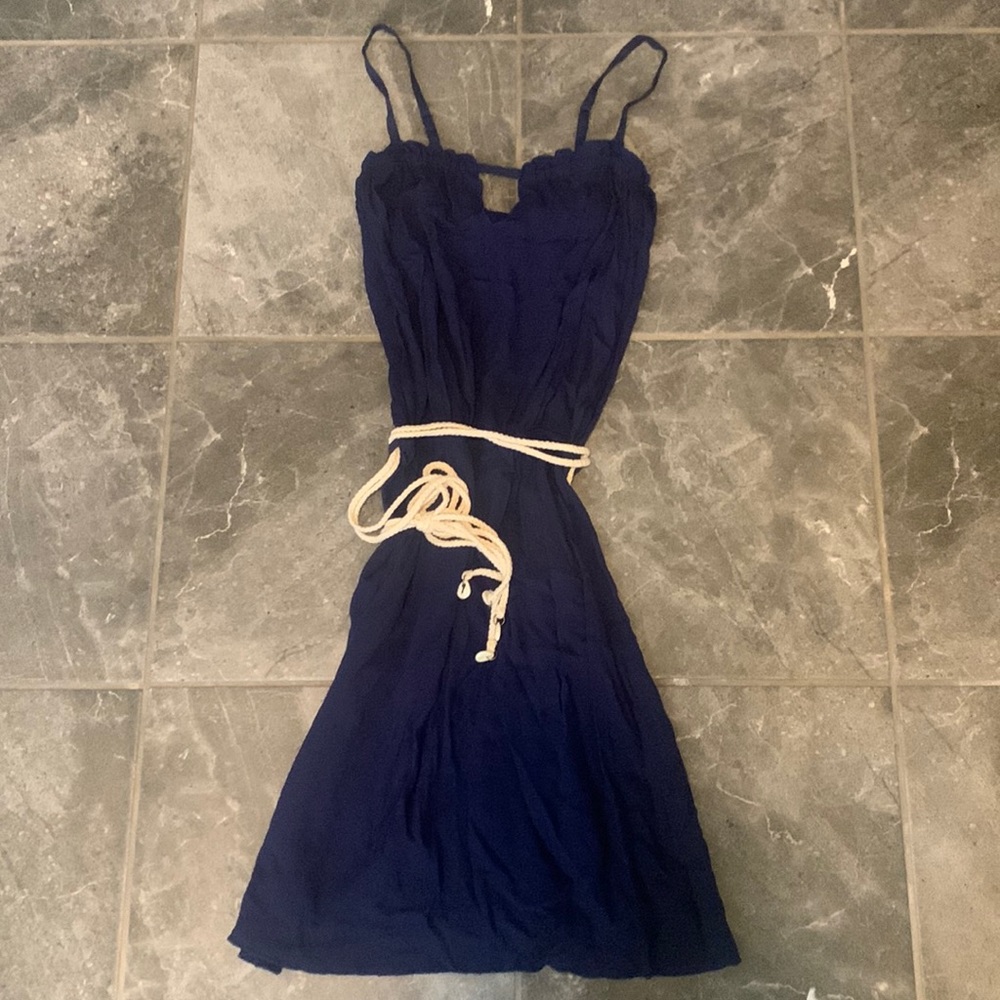 BCA by Rebecca Virtue Navy Getaway Crinkle Rayon Dress w/ braided belt Sz S - Picture 1 of 4